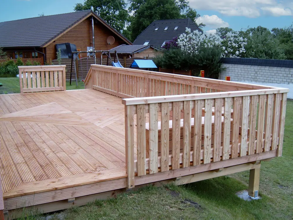 Holzterrasse